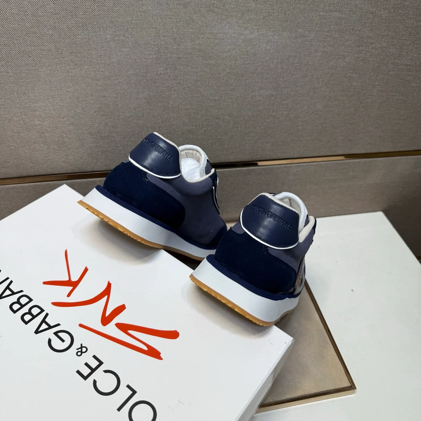 ⬛️Men's shoes💰p462 【DG～】Couple casual shoes 2025z cabinet sales simultaneously 🔶Size: 36-44#️⃣ 🔷1 color🔜The upper is made of multi-material splicing ➕Genuine leather lining, comfortable and breathable, sole: original comfortable and wear-resistant outsole, ⚠️real thing📱photographed🎬real thing is better📢📢📢